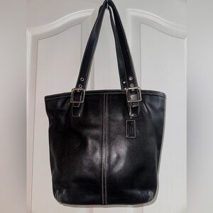 COACH Hamptons black leather tote F053-9572